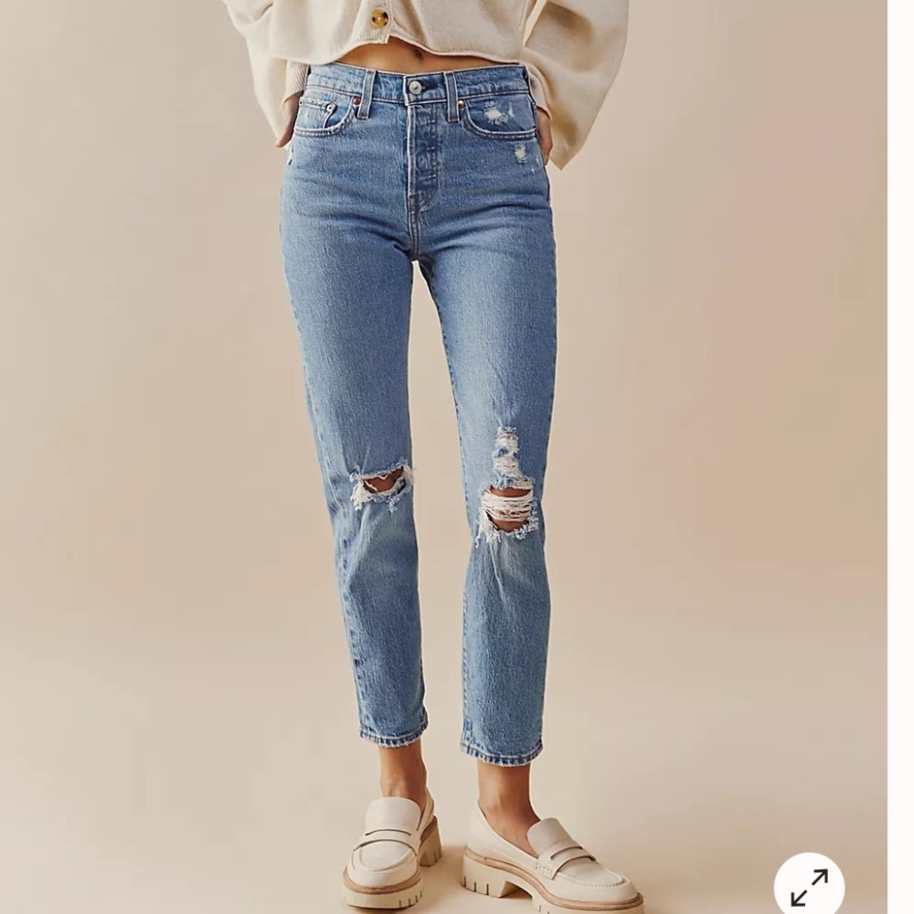 Levi’s premium wedgie icon fit in “jazz devoted” (mid rise straight distressed)